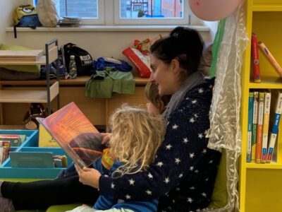 يوم القراءة بصوت عالٍ في مكتبة المدينة